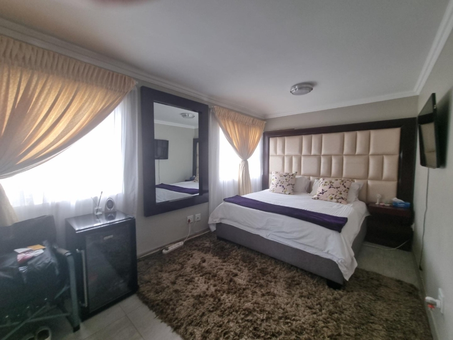 To Let 3 Bedroom Property for Rent in La Camargue Private Country Estate North West